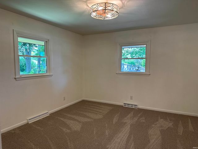 59843 Kay Boulevard, Elkhart, IN 46517