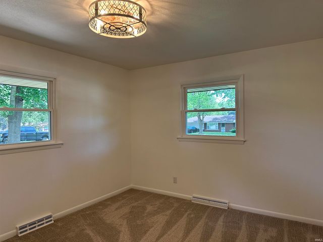 59843 Kay Boulevard, Elkhart, IN 46517