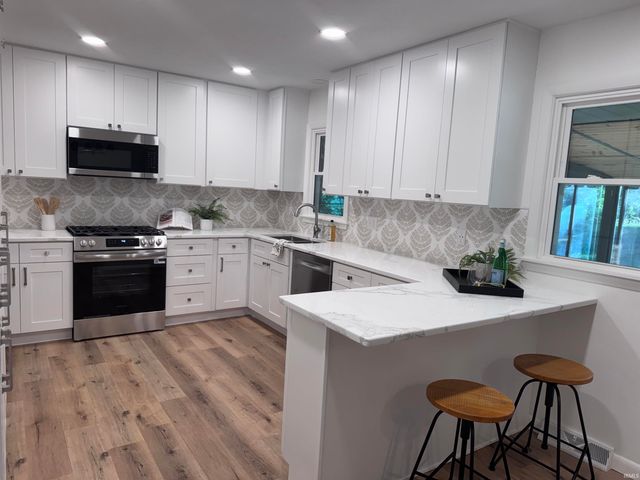 59843 Kay Boulevard, Elkhart, IN 46517