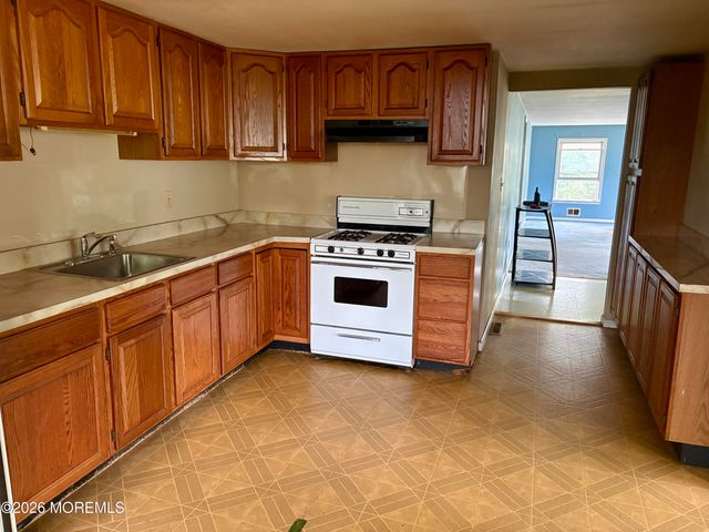 123 Algonquin Trail, Brick, NJ 08724