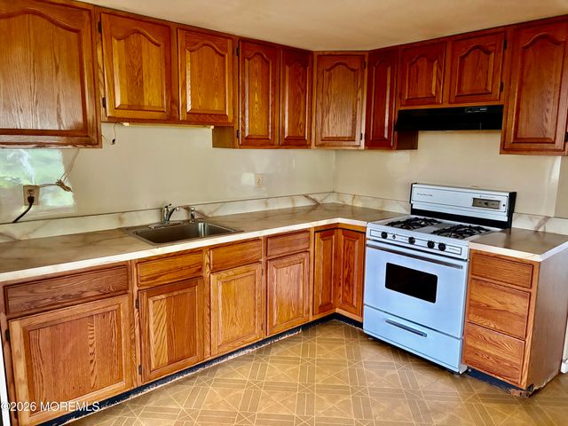 123 Algonquin Trail, Brick, NJ 08724