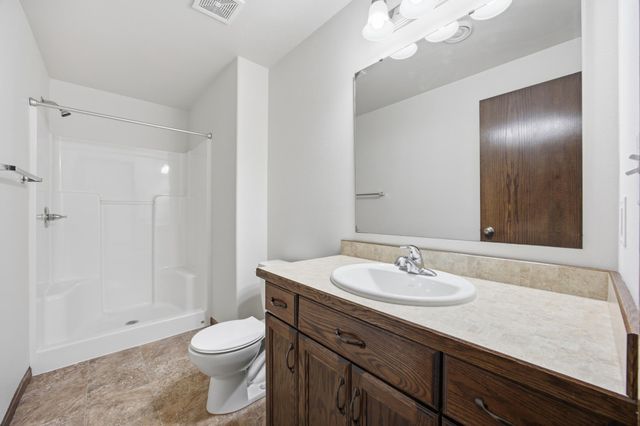 962 31st Avenue W, West Fargo, ND 58078