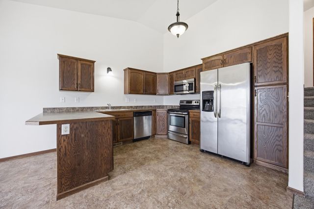 962 31st Avenue W, West Fargo, ND 58078