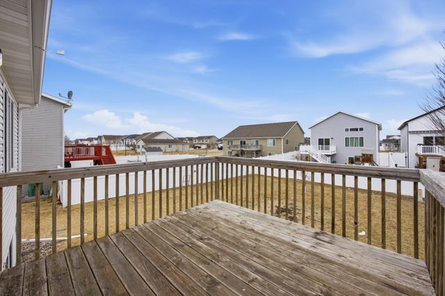 962 31st Avenue W, West Fargo, ND 58078