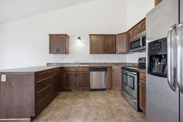 962 31st Avenue W, West Fargo, ND 58078