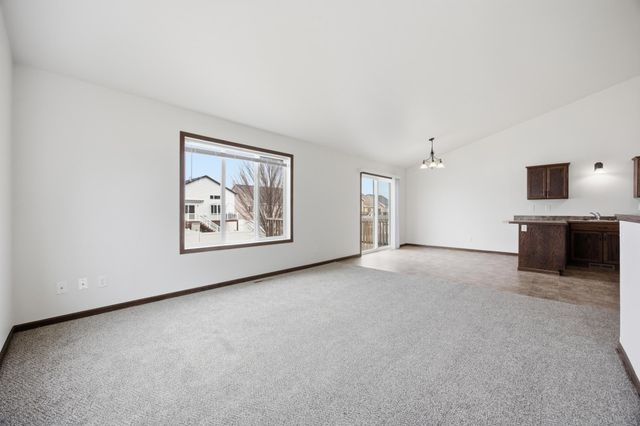 962 31st Avenue W, West Fargo, ND 58078