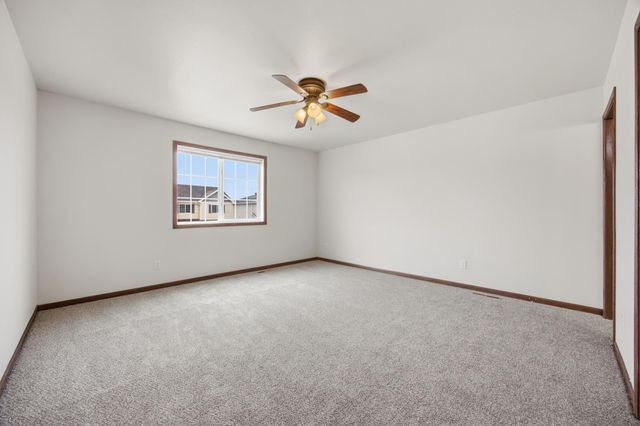 962 31st Avenue W, West Fargo, ND 58078