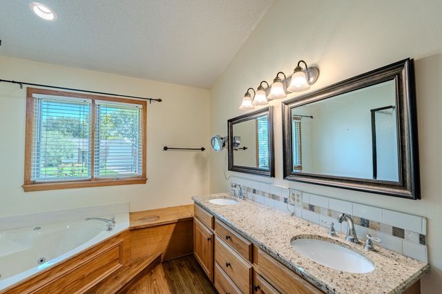 2413 N Watersedge Ct., Wichita, KS 67205
