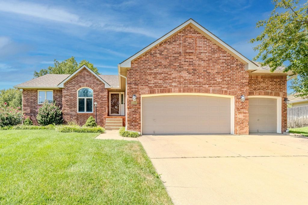 2413 N Watersedge Ct., Wichita, KS 67205