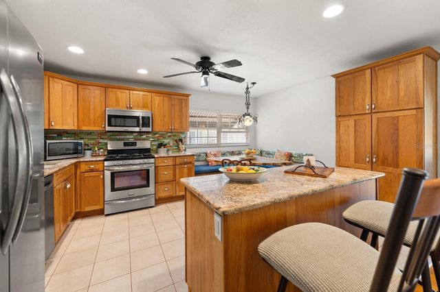 225 GARDEN CIRCLE S, Dunedin, FL 34698