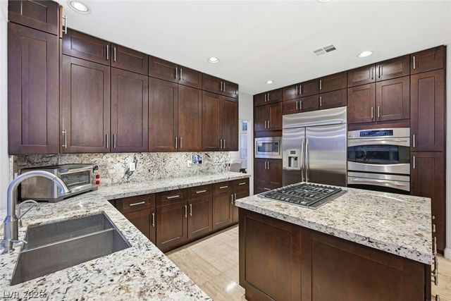 8316 Slate Harbor Circle, Las Vegas, NV 89128