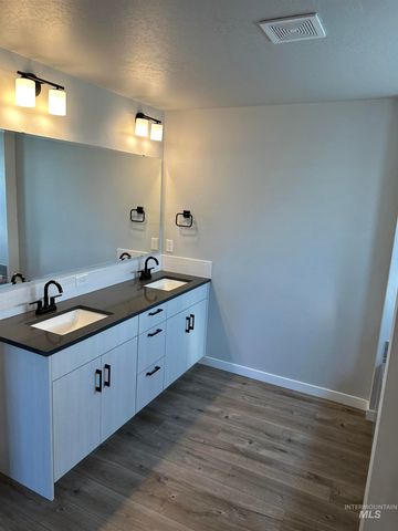 3039 S Alcamo Way, Meridian, ID 83642