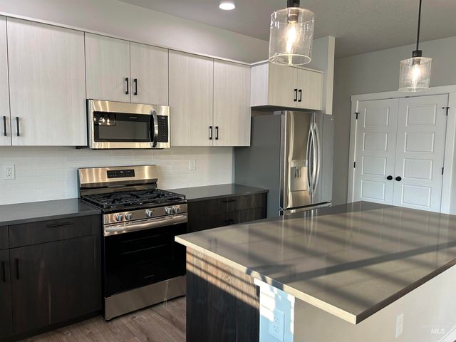 3039 S Alcamo Way, Meridian, ID 83642