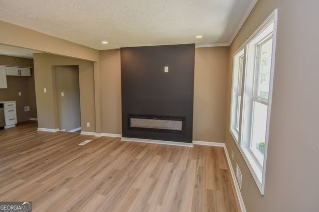 1545 Oakhill Drive, Griffin, GA 30223