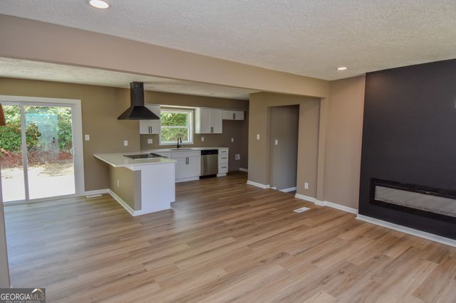 1545 Oakhill Drive, Griffin, GA 30223