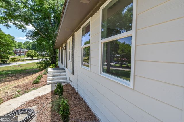 1545 Oakhill Drive, Griffin, GA 30223