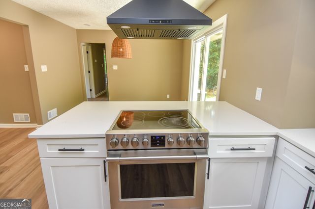 1545 Oakhill Drive, Griffin, GA 30223