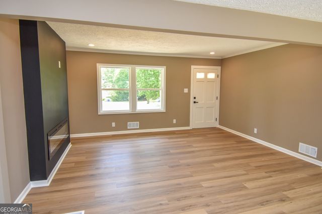 1545 Oakhill Drive, Griffin, GA 30223