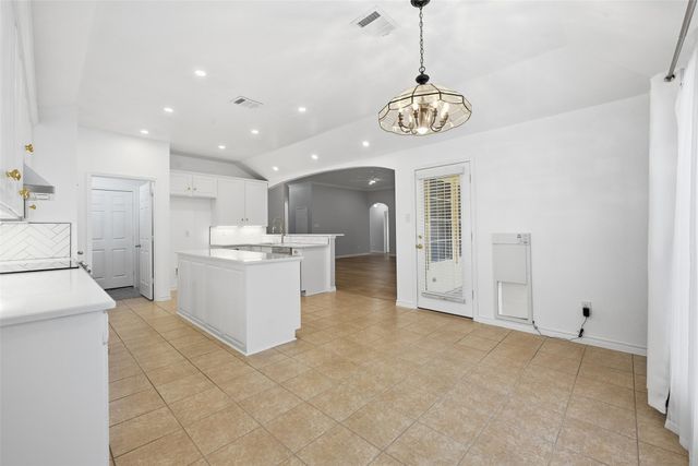 835 Evergreen Lane, Burleson, TX 76028