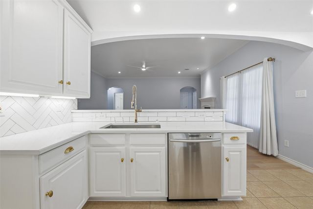 835 Evergreen Lane, Burleson, TX 76028