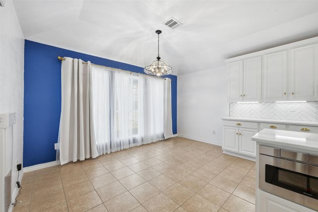 835 Evergreen Lane, Burleson, TX 76028