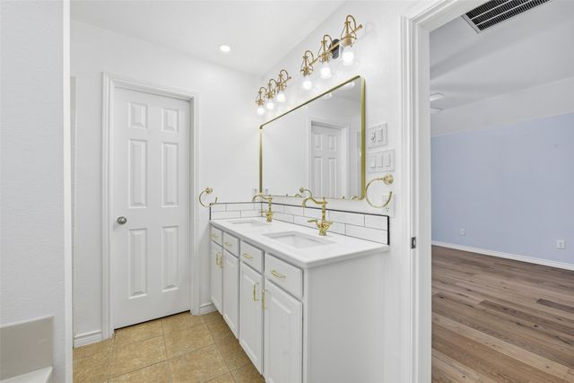 835 Evergreen Lane, Burleson, TX 76028