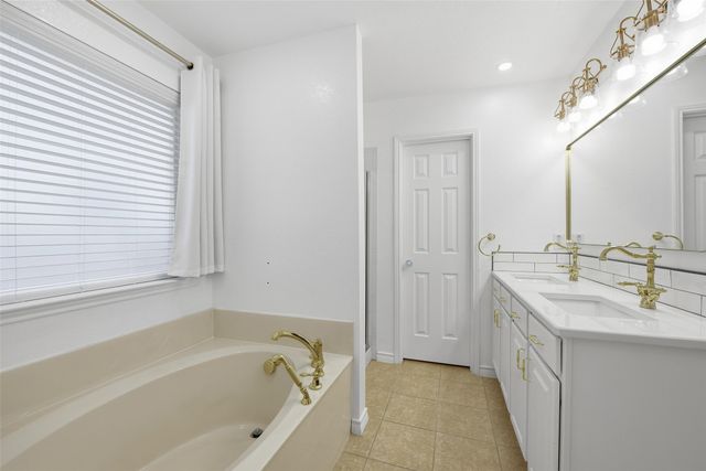 835 Evergreen Lane, Burleson, TX 76028