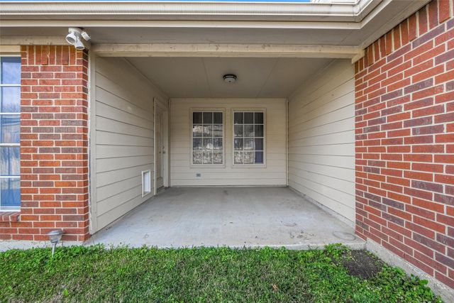 835 Evergreen Lane, Burleson, TX 76028