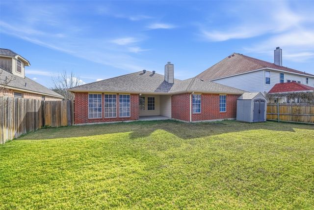 835 Evergreen Lane, Burleson, TX 76028