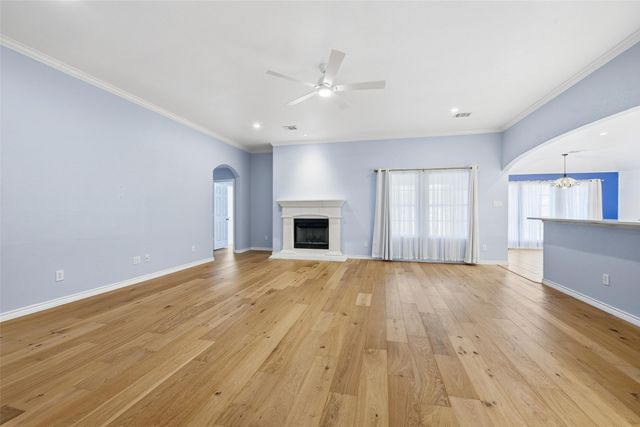 835 Evergreen Lane, Burleson, TX 76028