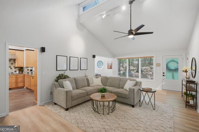 1075 Pine Grove Pointe Drive, Roswell, GA 30075