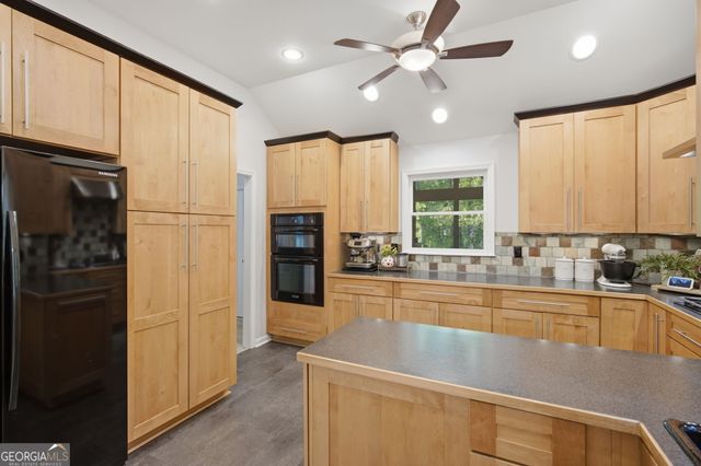 1075 Pine Grove Pointe Drive, Roswell, GA 30075