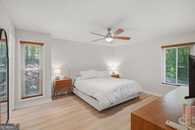 1075 Pine Grove Pointe Drive, Roswell, GA 30075