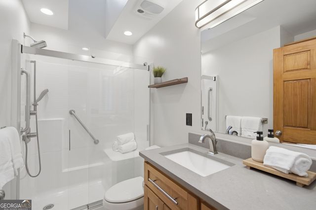 1075 Pine Grove Pointe Drive, Roswell, GA 30075