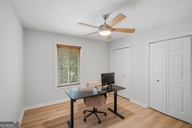 1075 Pine Grove Pointe Drive, Roswell, GA 30075