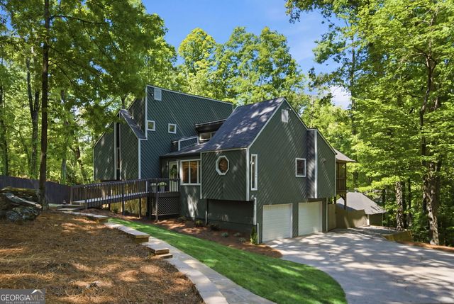 1075 Pine Grove Pointe Drive, Roswell, GA 30075