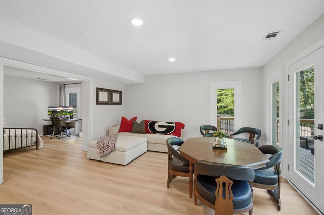 1075 Pine Grove Pointe Drive, Roswell, GA 30075