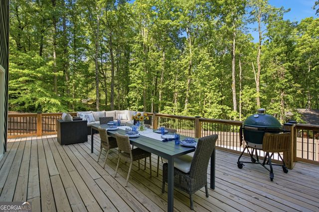 1075 Pine Grove Pointe Drive, Roswell, GA 30075