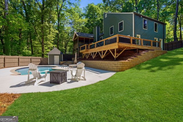 1075 Pine Grove Pointe Drive, Roswell, GA 30075