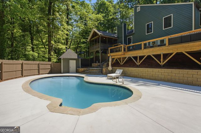 1075 Pine Grove Pointe Drive, Roswell, GA 30075