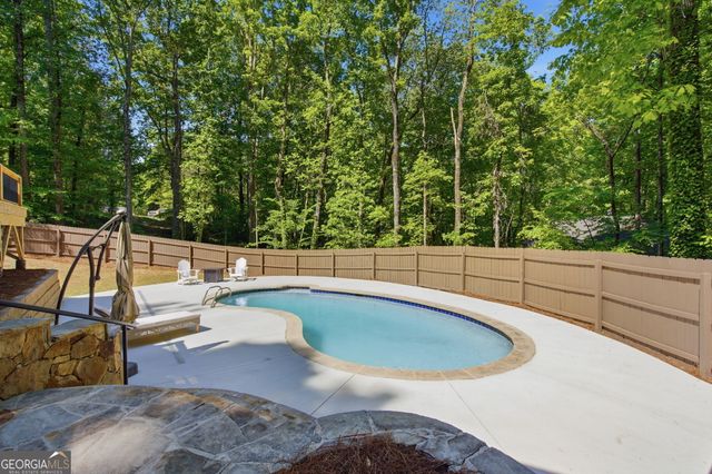 1075 Pine Grove Pointe Drive, Roswell, GA 30075