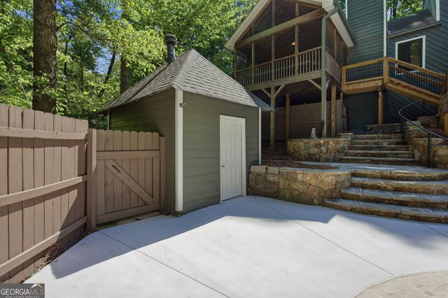 1075 Pine Grove Pointe Drive, Roswell, GA 30075