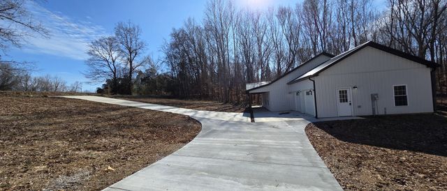 4151 Southside Rd, Southside, TN 37171