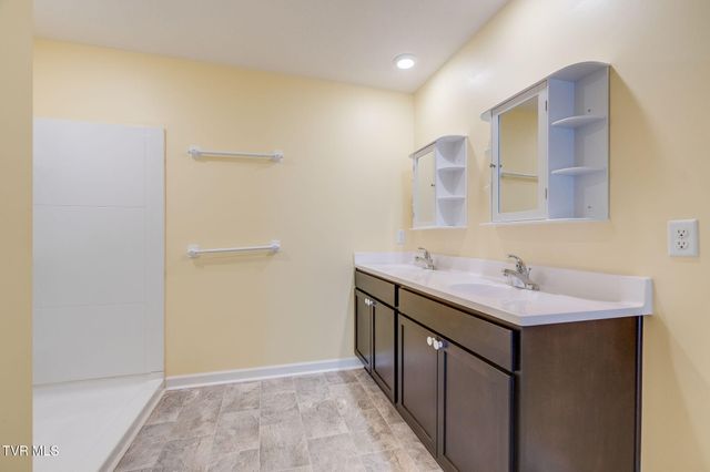 1245 Stamp Lodge Road, Kingsport, TN 37660