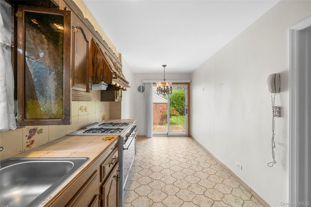 131 Primrose Drive, New Hyde Park, NY 11040