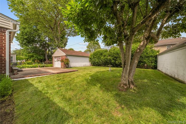131 Primrose Drive, New Hyde Park, NY 11040