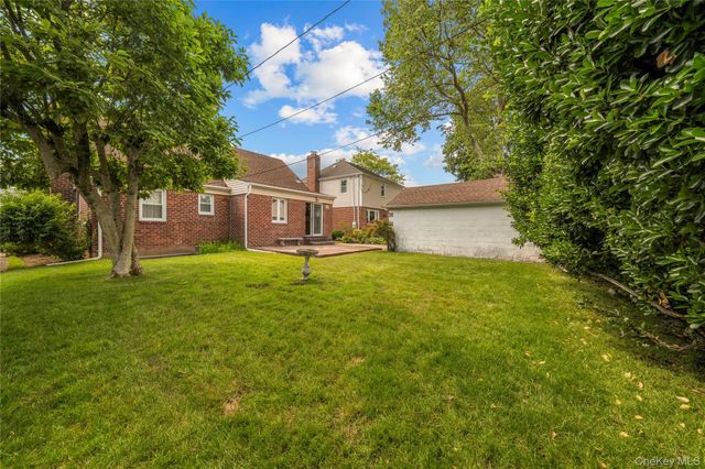 131 Primrose Drive, New Hyde Park, NY 11040
