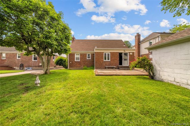 131 Primrose Drive, New Hyde Park, NY 11040