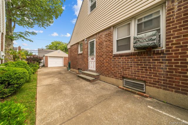 131 Primrose Drive, New Hyde Park, NY 11040