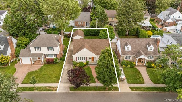 131 Primrose Drive, New Hyde Park, NY 11040